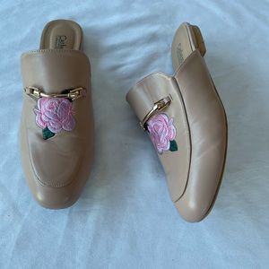 Catherine Malandrino Pika Embroidered Floral Design Mules Women’s Size 7.5